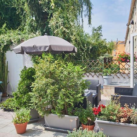 Nice Home To Stay At Prague Close To Castle With Terrace And Garden Dış mekan fotoğraf
